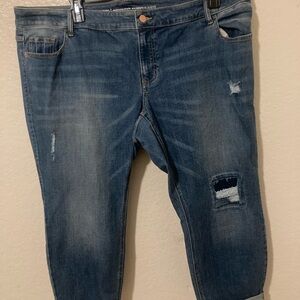 Old Navy Women's Distressed Blue Cropped Jeans